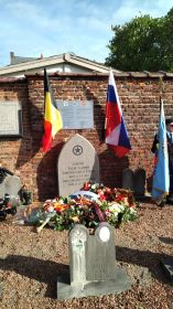 Памятник советским партизанам в Бельгии