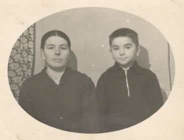 Елизавета с сыном Александром 1956-1959 гг.