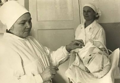 Лен. обл.  Ефимовская районная поликлиника.  Мед. сестра в детском отд.