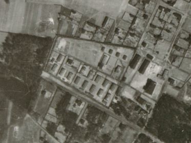 Stalag Luft II Лодзь «Лицманнштадт» (Lodz «Litzmannstadt»). Аэрофотоснимок лагеря Stalag Luft II, май 1942 года.