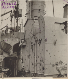 Фото СКР Буря 09.1941 года после артабстрела (3)