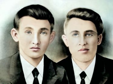 с братом Емельяном Макаровичем