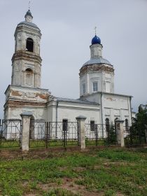 Храм Рождества Пресвятой Богородицы в селе Старая Брынь (фото июнь 2025 года)