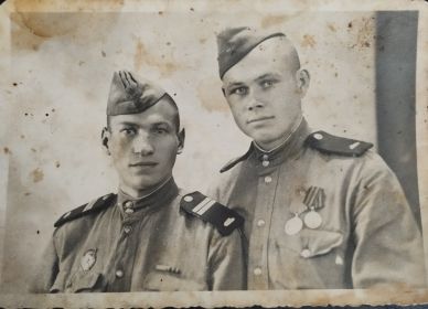 В годы службы сентябрь 1946 г. в г. Рига.