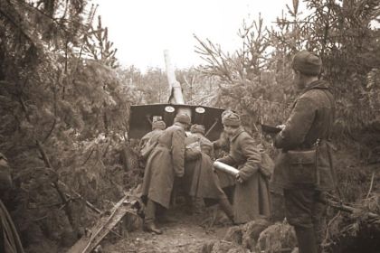 107-мм дивизионная пушка образца 1940 года (М-60), материальная часть 8 артиллерийской бригады противотанковой обороны.