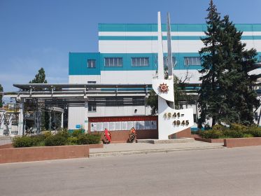 Память о Попове Тихоне Васильевиче увековечена на заводском Мемориале кировцев, не вернувшихся с войны