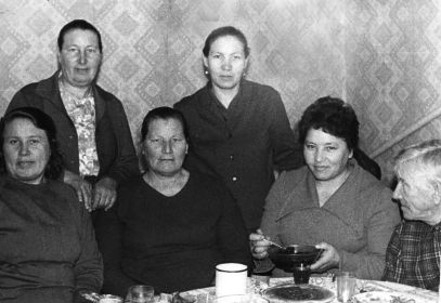Егор Сергеевич и его дети. 1976 год.