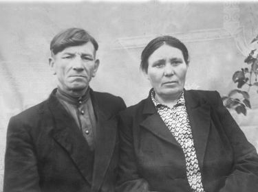 Дед Егор и бабушка Аксиния.