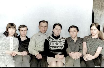 Старший сын Конкордий с семьёй.