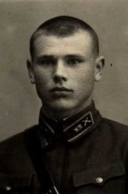 Старший лейтенант ВИКУЛОВ А. А.