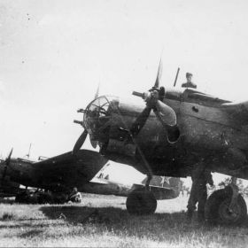 Самолёт АНТ-40 (СБ) — скоростной фронтовой бомбардировщик, материальная часть 313 отдельного разведывательного авиационного полка.