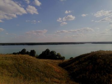 Вид с высоты, занятой немецкими войсками на левый берег, откуда советские войска вели свое наступление, Воронежская область