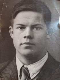Евгений в 1939 году!