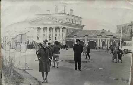 Василий Васильевич на ВДНХ.