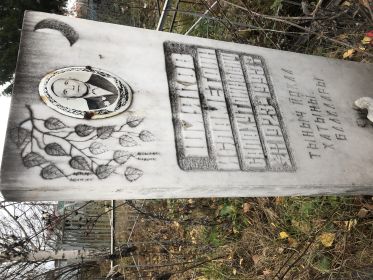 Фото памятника брату Шияпову Исламу Салахутдиновичу (есть в ссылке на связанную историю) в селе Красная Горка