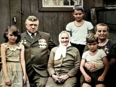 с внуками.