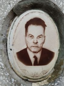 овал с памятника