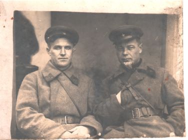 Фото на память, подаренное Белашевскому Павлу Марковичу (капитан инт.службы) 1943 год