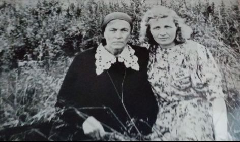 Слева - мать прабабушки. Воронина Серафима Егоровна.
