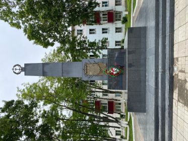 порт Корсаков, обелиск павшим морякам в войне с японцами.