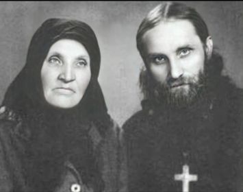 Мама с братом Николаем