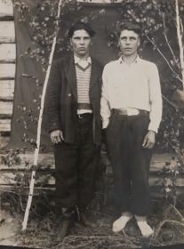 Алтынбаев М. и его сослуживец