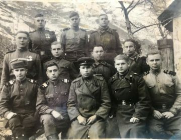 Фото с сослуживцами в г. Сухуми