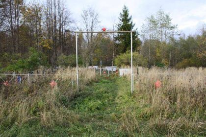 Захоронение: РОССИЯ: Ленинградская область, Киришский муниципальный район, сельское поселение Кусинское, деревня Жарок, братское воинское захоронение.