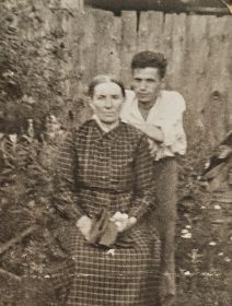 Каменский И.В. с матерью Каменской П.А.