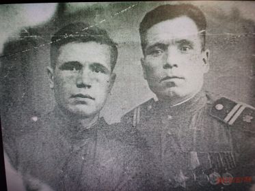 С однополчанином.