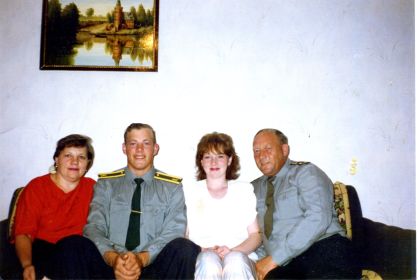 Справо на лево Казарин Алексей Федорович 1952=2013; Казарина (Ряшенцева) Нина Ивановна 1953; Казарин Анатолий Федорович 1976; Казарина (Наполова) Людмила Алексеевн 1978