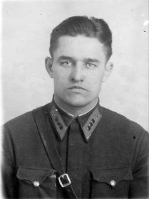 Михасев Д.В. Ст.лейтенант ,1941 год (Фото из семейного архива внука Михаила Николаева)