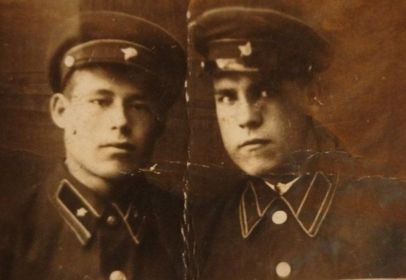 Федор Михайлович с однополчанином в годы войны