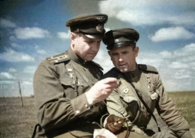 С Туриковым Алексеем Митрофановичем. 1944г. (фотография из архива семьи Туриковых).
