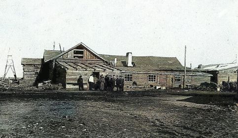 Осень 1937 г. Красноармейская столовая на левом берегу Колымы. Архив Дорожевца А.Н.