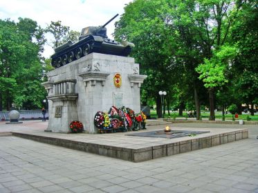 памятник в г.Каменец-Подольском.