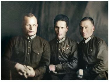 Конец 1935г. Оренбург- 3 ВШЛиЛН (фотография из архива семьи Еникеева Бакира Мустафовича)