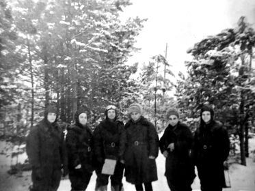 Первый справа. Фотография из архива семьи Еникеева Бакира Мустафовича.