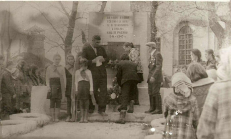 9 мая возложение цветов к памятнику В.Липину