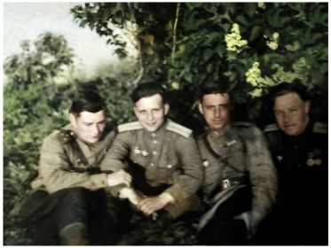 Фотография из архива семьи Кесоян Георгия Рафаэловича.
