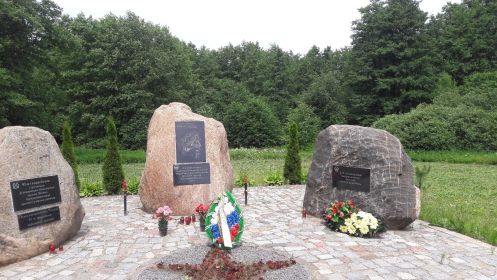 Мемориал воинам 2-го гвардейского отдельного мотоциклетного полка на месте бывшего немецкого населённого пункта Тиренберг. Калининградская область