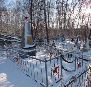Братская могила моряков- подводников на старом кладбище в г. Николаевск-на-Амуре, Нижне-Амурская обл, Хабаровский край