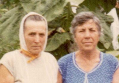 дочери, слева направо: (Мальцева) Марфа Тихоновна, (Мальцева) Екатерина Тихоновна, середина 1990-ых