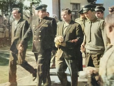 Гагарин Ю.А. и начальник ОВВАКУЛ Куличев И.А. Весна 1961г. Фото: ОВВАКУЛ.