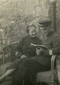 Анна Михайловна и Нур Сунгатович Фазлуллины. 1943 г.