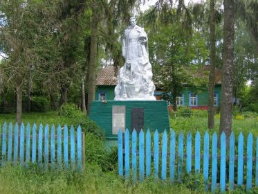 Братская могила в с. Ивашковка, где покоится Чекомасов А. М.