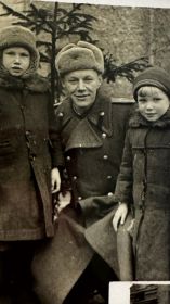 Алексей Иванович с сыном и дочкой❤️