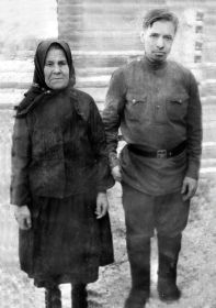 Родители фронтовика: Ячменниковы Мария Афанасьевна и Михаил Григорьевич, папа тоже участник войны.