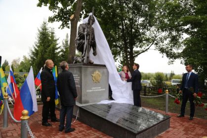 Открытие памятника на братской могиле в с. Плещеево 2 августа 2019 г.