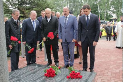 Возложение цветов